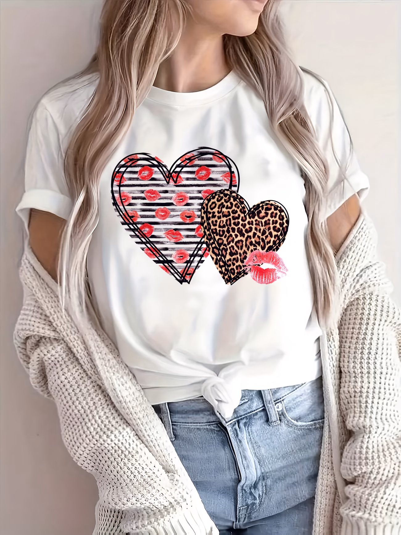 Women's Romantic Heart & Lips Print Round Neck T-Shirt - Semi-Sheer Blouse with Color-Blocking, Short Sleeve Casual Top, Machine Washable Valentine's Day Date Night Outfits for all-Season Wear